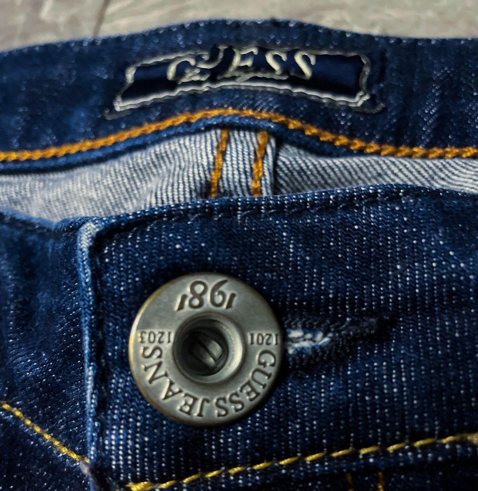 Super Tanio! Jeansowe Damskie Spodnie «GUESS» Skinny Fit / S