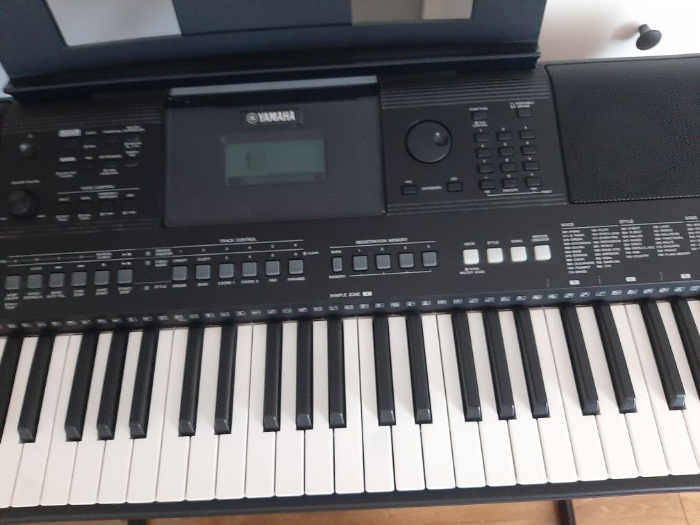 Keyboard Yamaha psr-E463