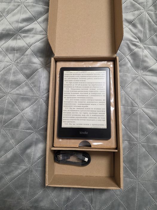 Електронна книга Kindle Paperwhite 11th Gen