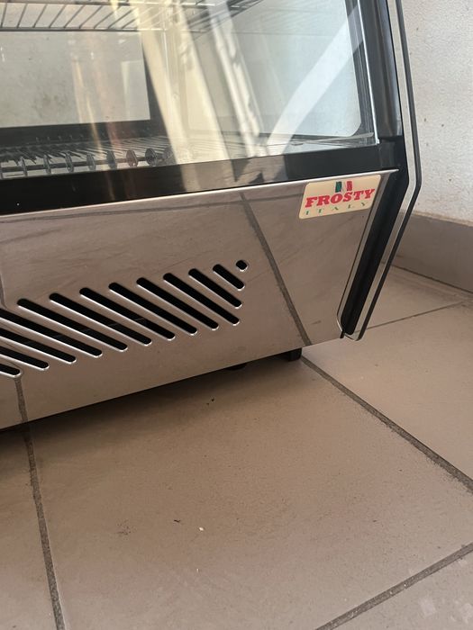 Холодильна Вітрина Десертна-Кондитерська Frosty Італія !