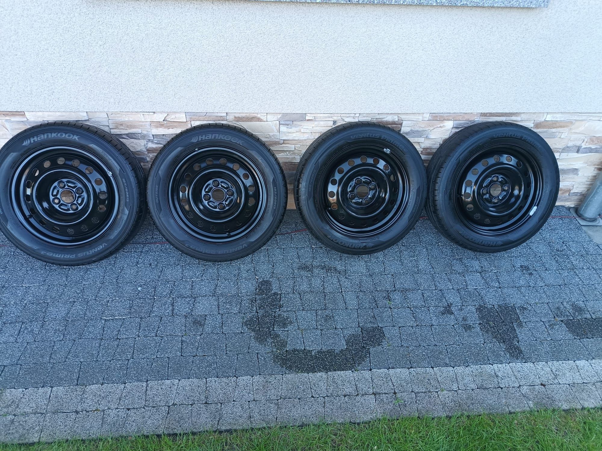 Komplet kół 185/60/R15 84h 4x100