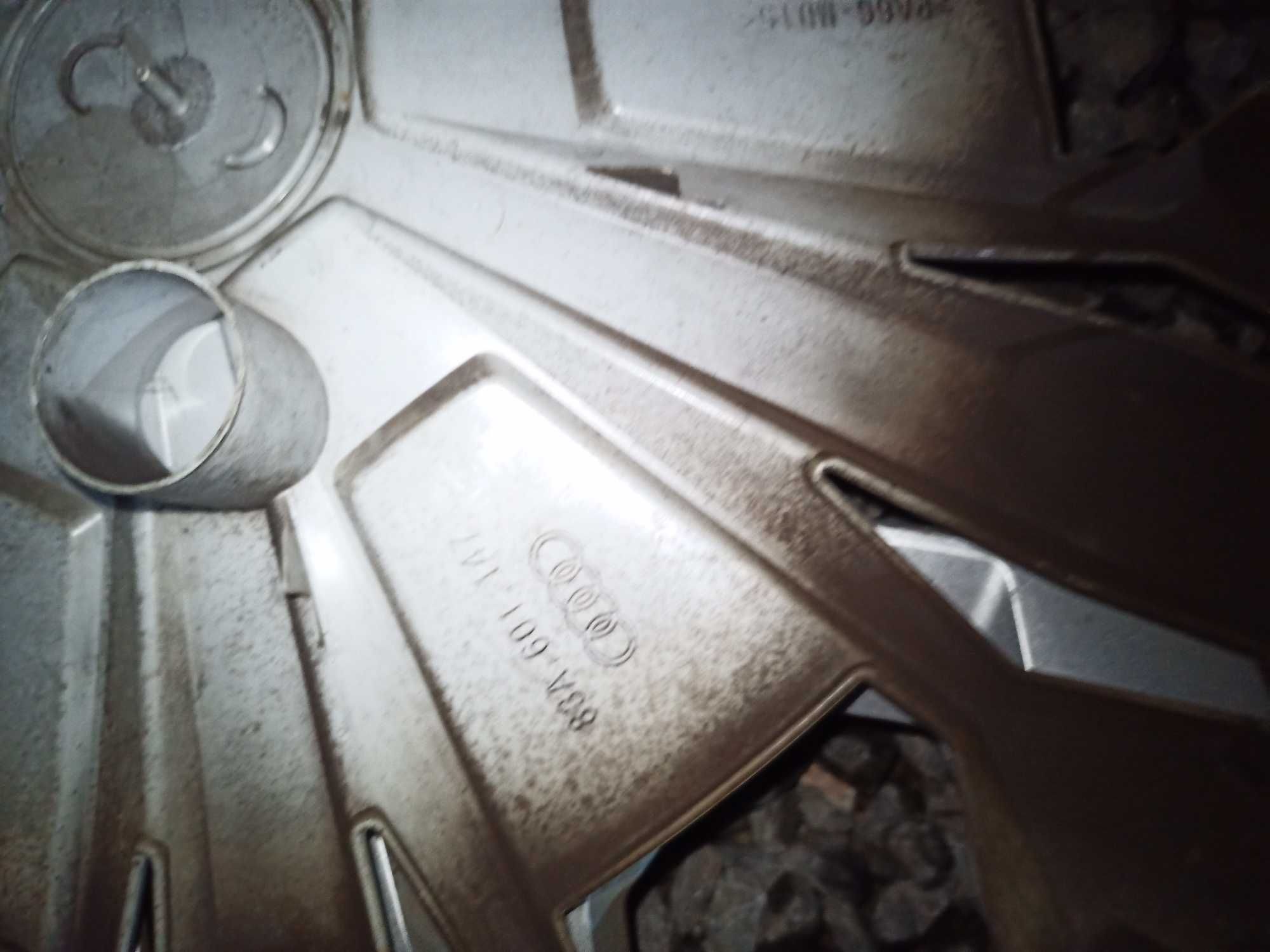 Kołpaki Audi 17" Oryginalne 83A.601.147 komplet Q3 Q2 A3 A4 Q5