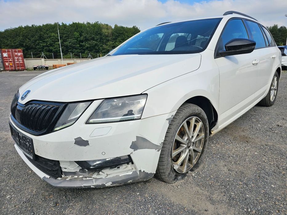 Skoda Octavia Kombi 2.0 TDI DSG, lekko uszkodzony
