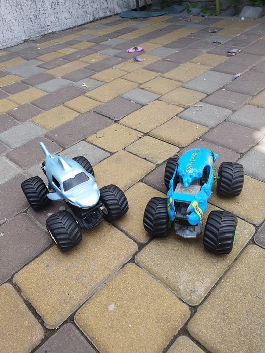 Машинки Hot wheels monster truck