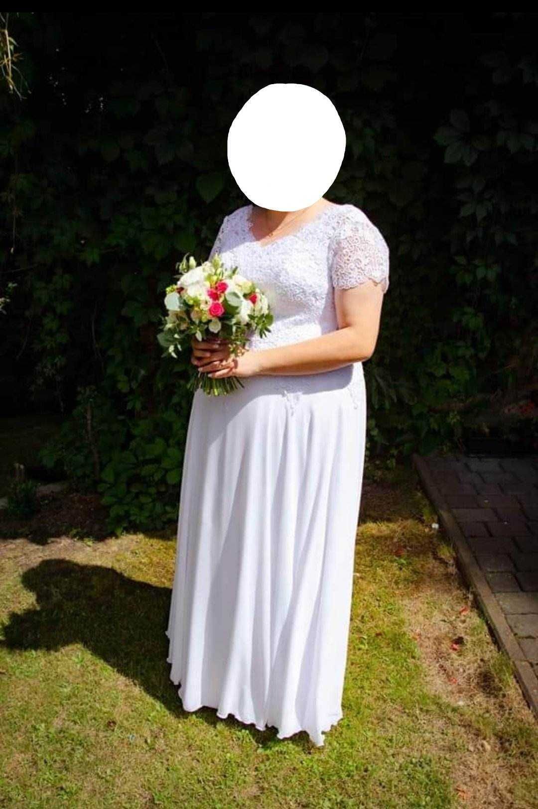 Suknia ślubna plus size