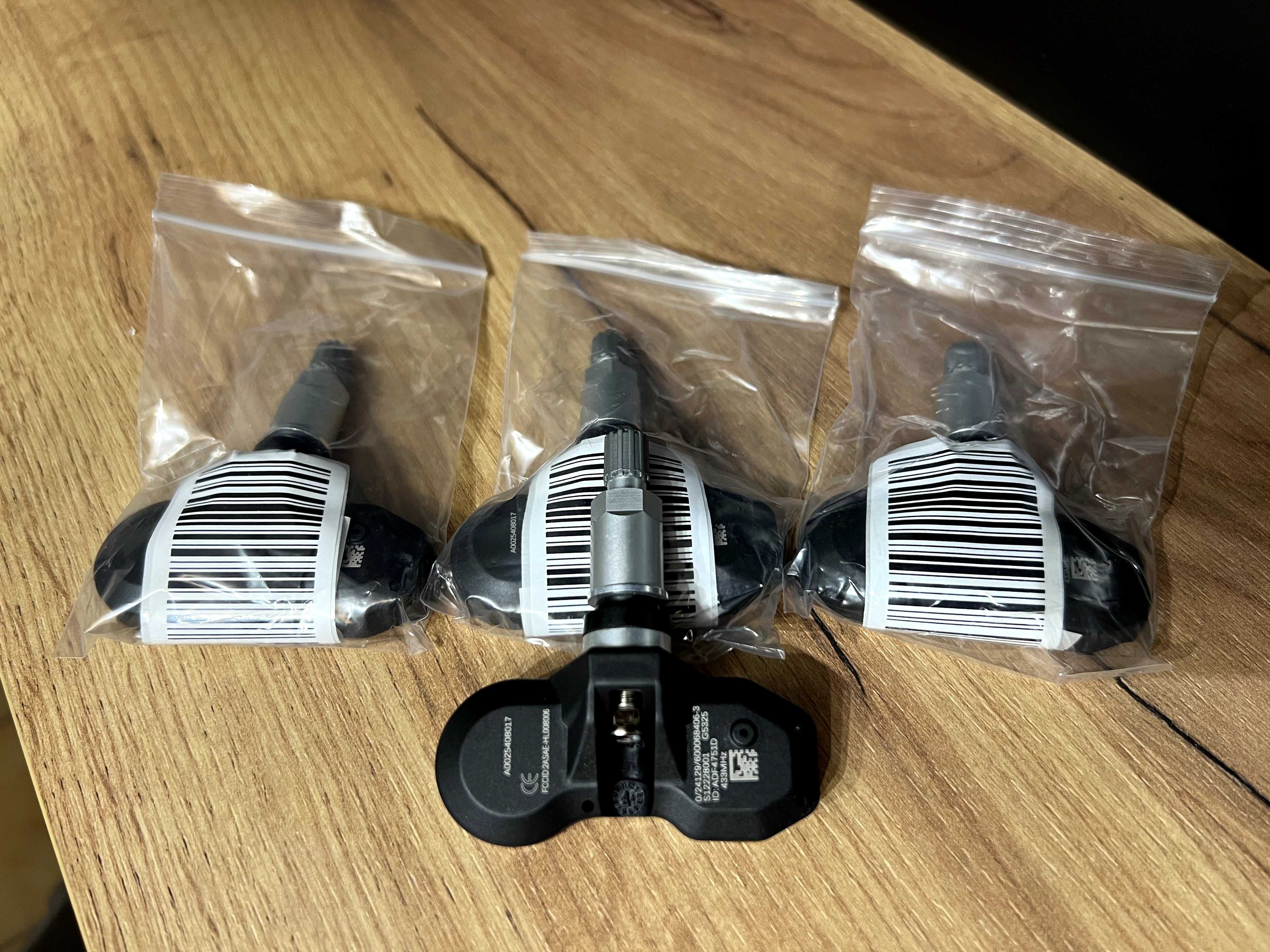 Czujniki ciśnienia opon powietrza Mercedes-Benz^ TPMS MB NOWE