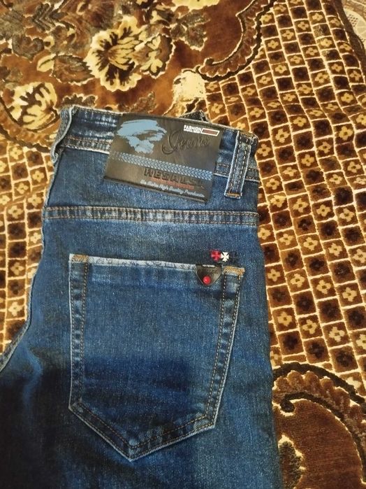 Джинси,стан нових
