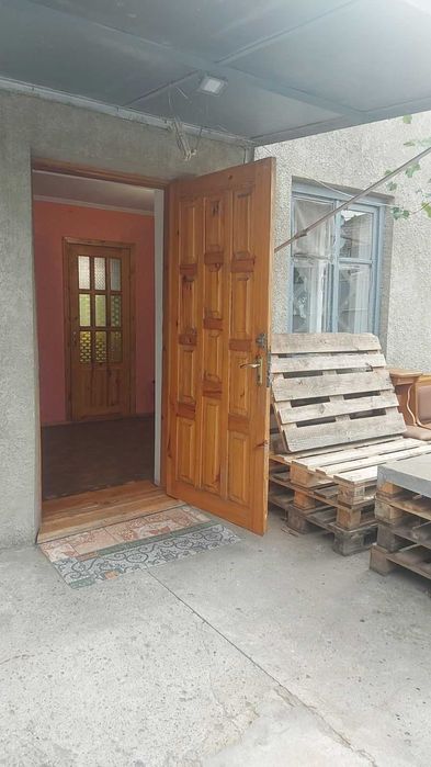 Здам будинок Ліски,в\зручності,2 кімн роздільні,свій двір заїзд для ам