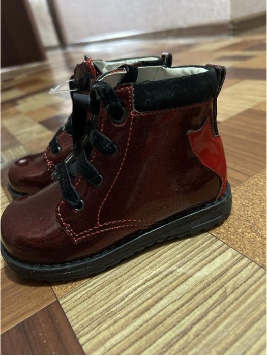 Черевички для дівчинки