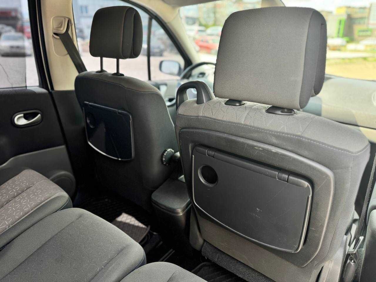 Renault Megane Scenic 2009р. 1.6 бензин(Перший внесок від 20%)