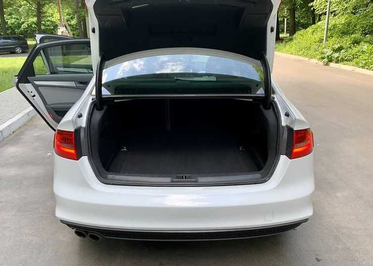 Продаю Audi A4 B8 2015 року