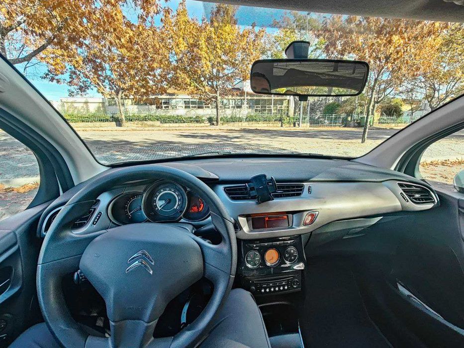 Citroën C3 1.2 PureTech 76000 km 03/2017 82cv Sensores Cruise Control