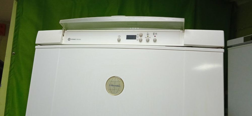 Холодильник б/в ELECTROLUX   No Frost mod. ERES3500
