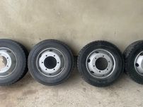 Продаються шини з дисками в хорошому стані 215/75/17,5