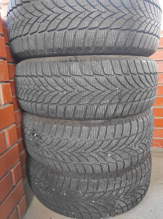 Зимняя резина GOODYEAR Ultragrip Ice 2 R16 215/60 в отличном состоянии