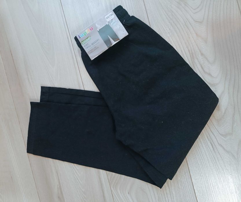 Spodnie czarne nowe dla chłopca