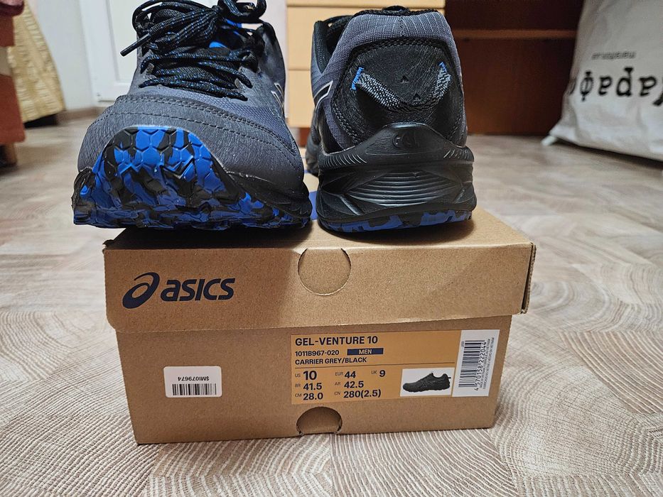 Кросівки чоловічі Asics