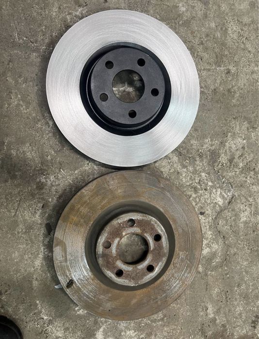 Проточка передних и задних тормозных дисков на станке