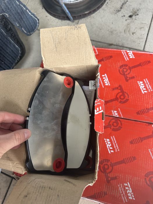 Продам диски и колодки