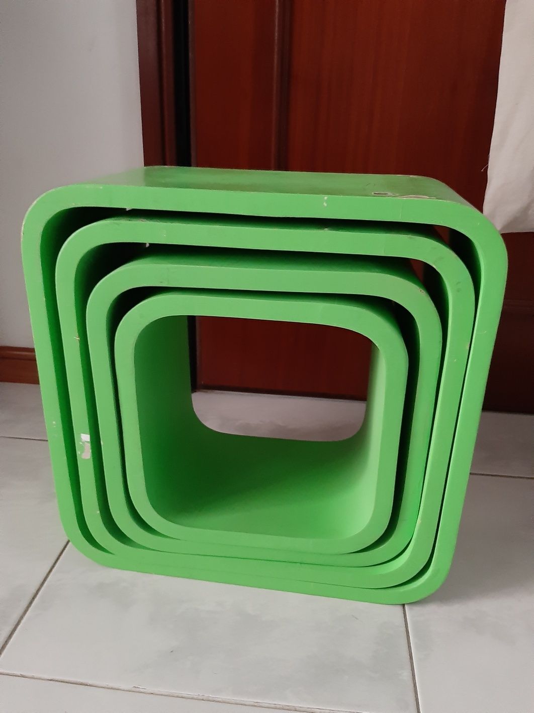 Vendo 4 cubos madeira