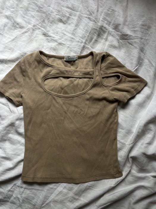 Топ бежевий