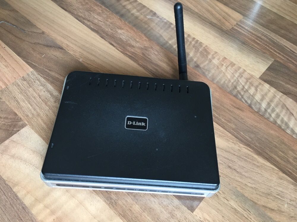 Router Wireless D-Link model DIR-300