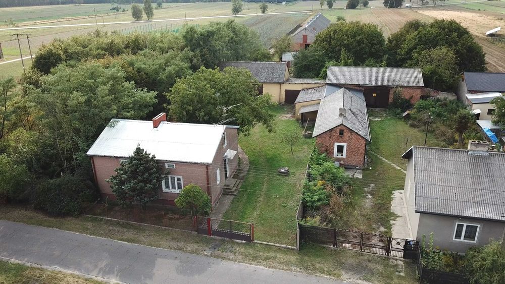Gospodarstwo rolne / Siedlisko / Budynki gospodarcze > 700 m2 / Media