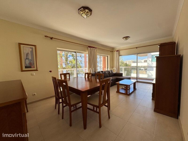 Arrendamento ANUAL - T2 na Praia da Rocha a 150 metros no mar