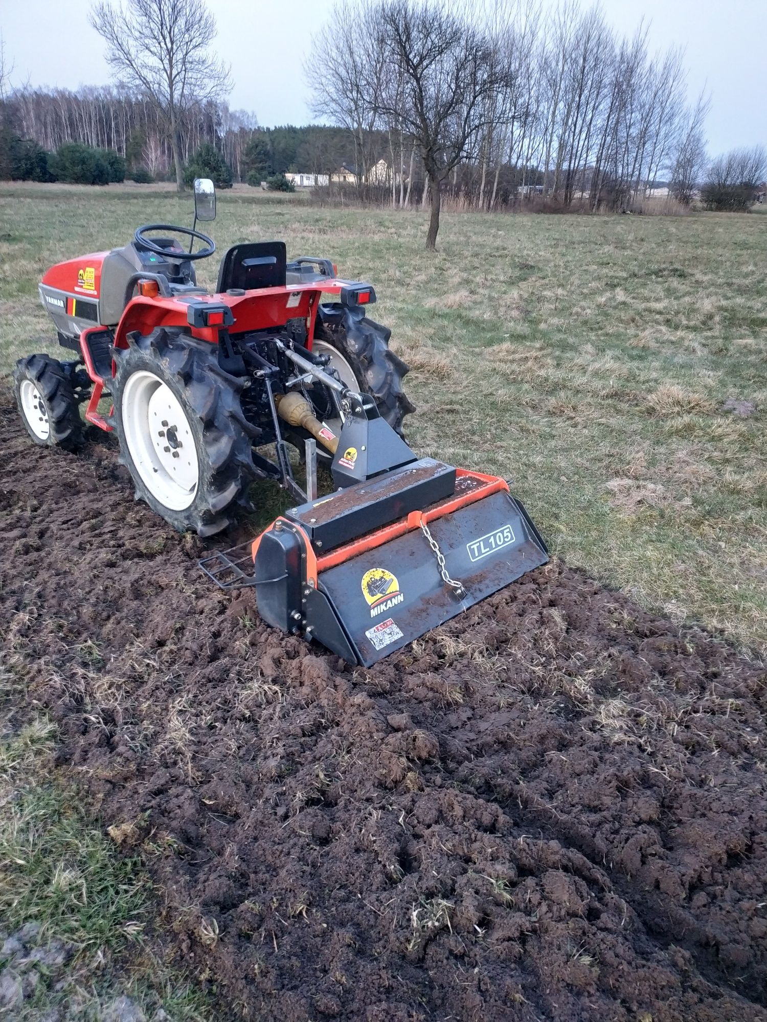 Usługi usługa glebogryzarką separacyjną, koszenie nieużytków farm