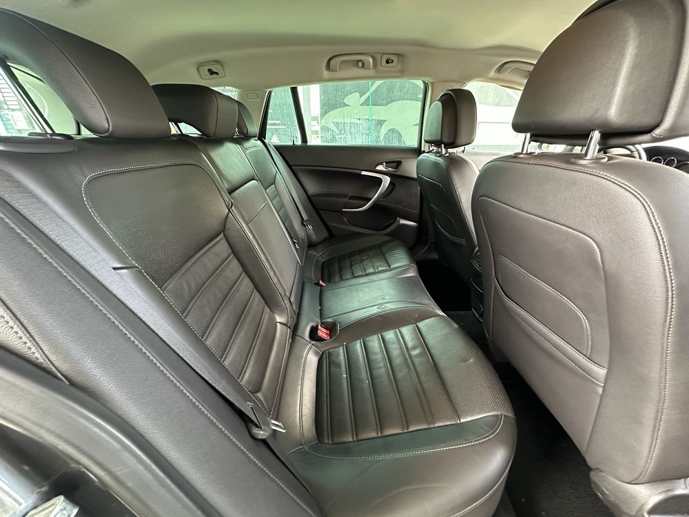Opel isignia 2.0cdti 160km 2009r cosmo doinwestowana faktury