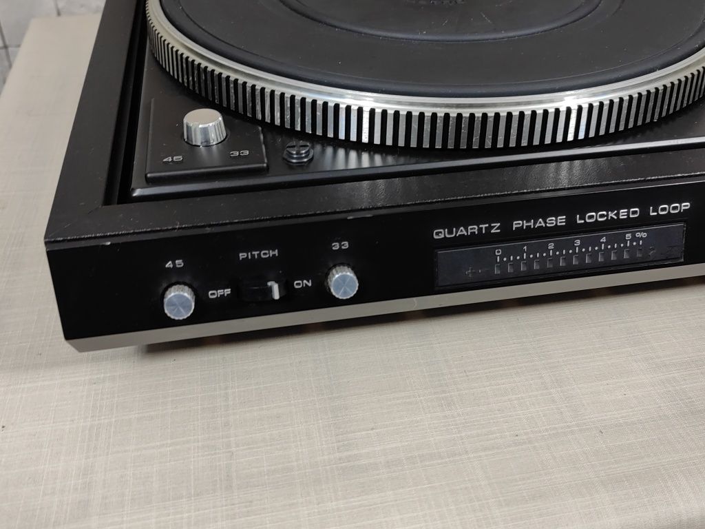 Dual CS-731Q Wysokiej klasy gramofon automatyczny z napędem bezpośredn