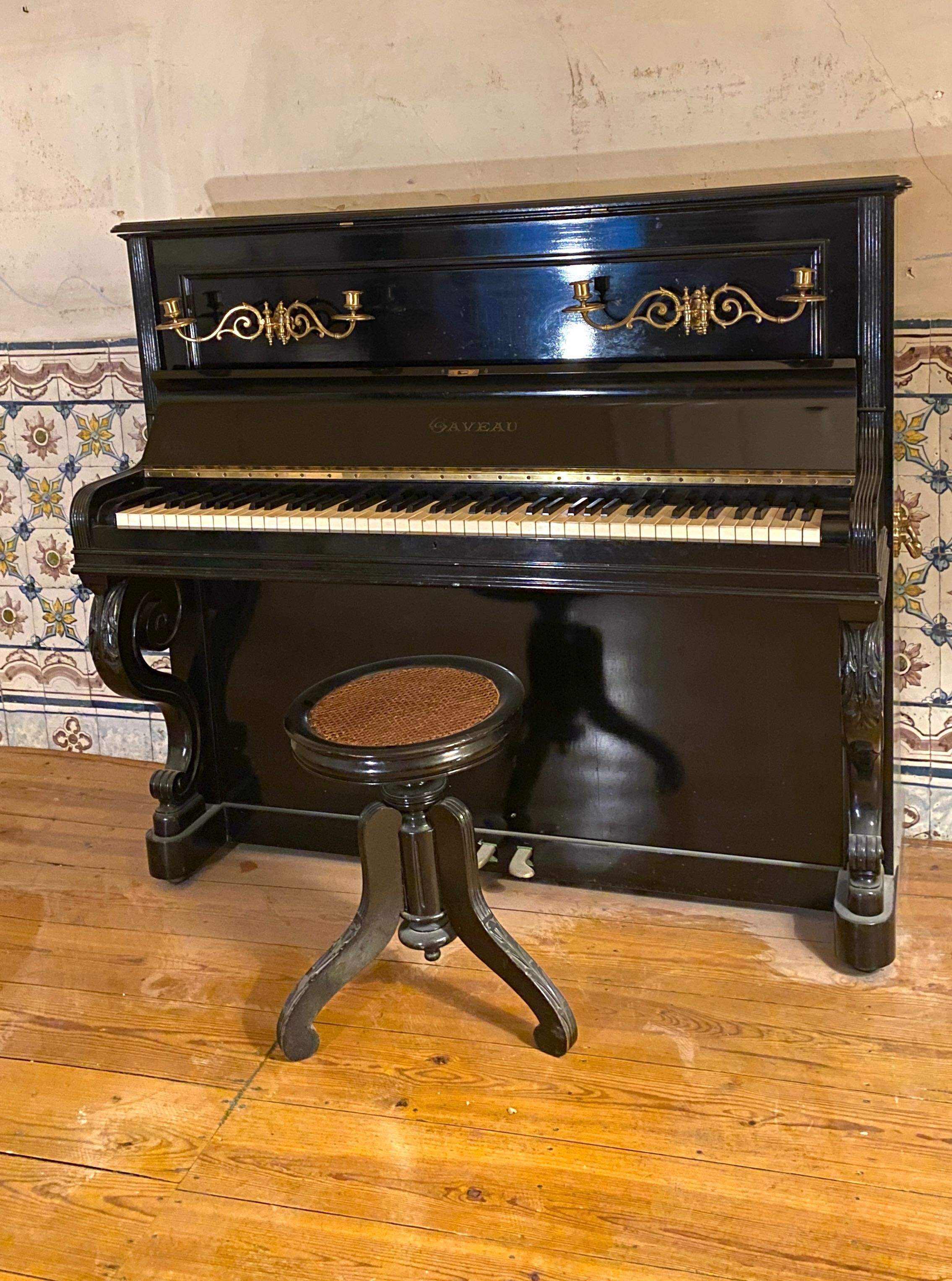 Piano Vertical GAVEAU - excelente conservação
