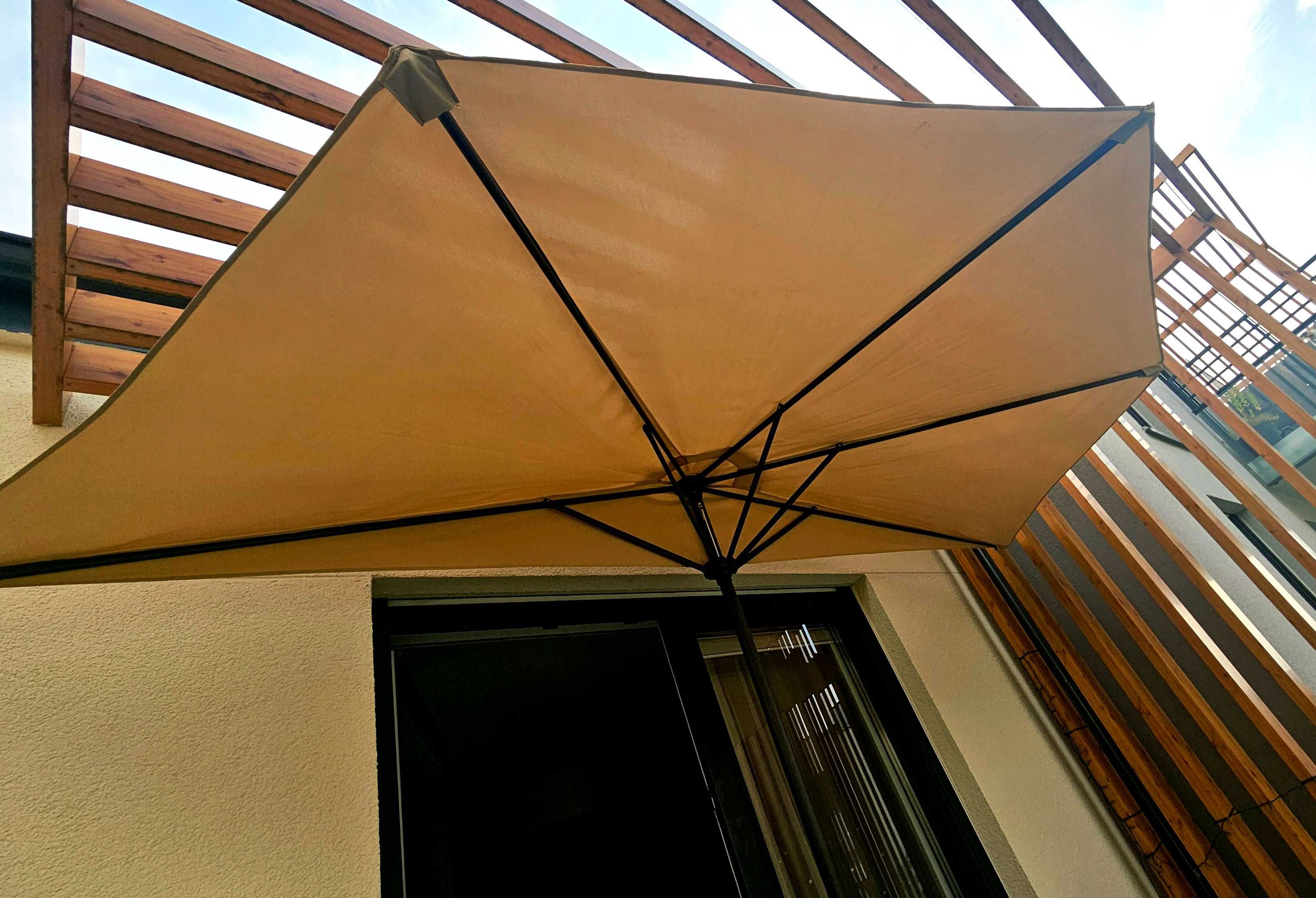 Parasol na balkon