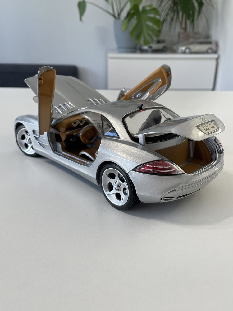 Model Mercedes Vision SLR (1999) 1/18 Maisto jak Bburago Welly Solido