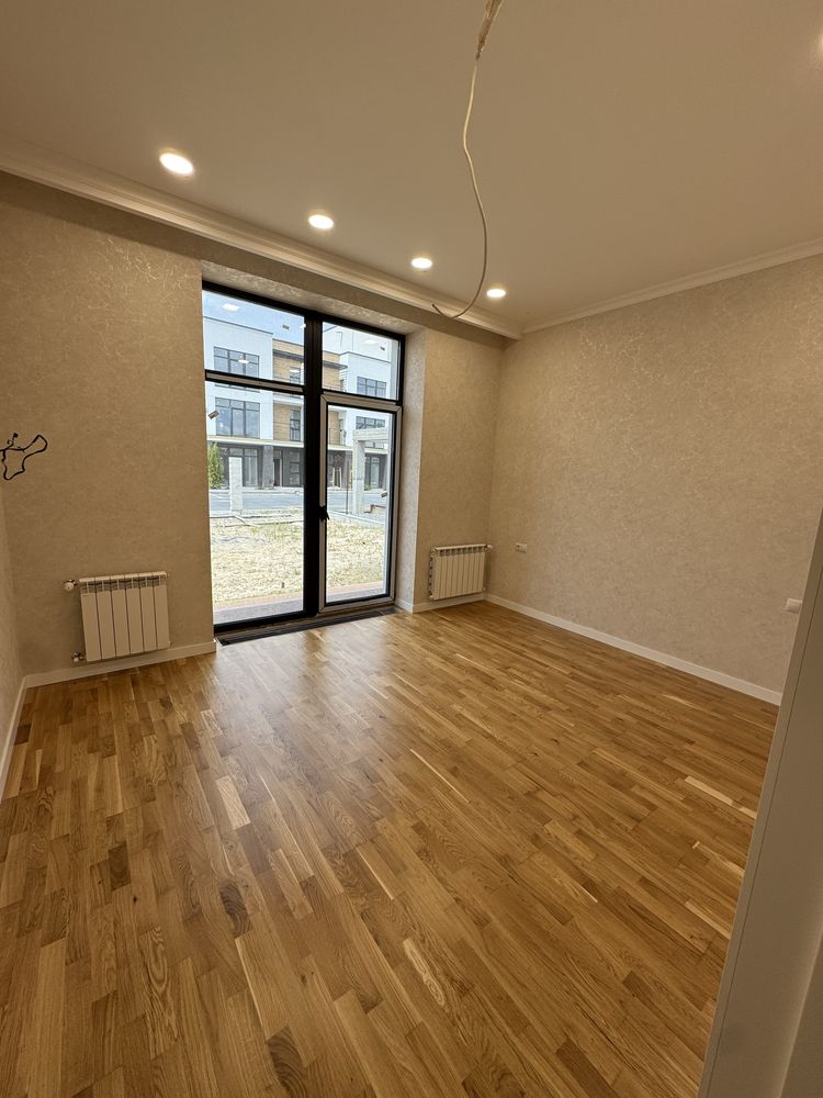 Продаж котеджу з ремонтом, закрите містечко, ГАЗ, БАСЕЙН, 10 соток !