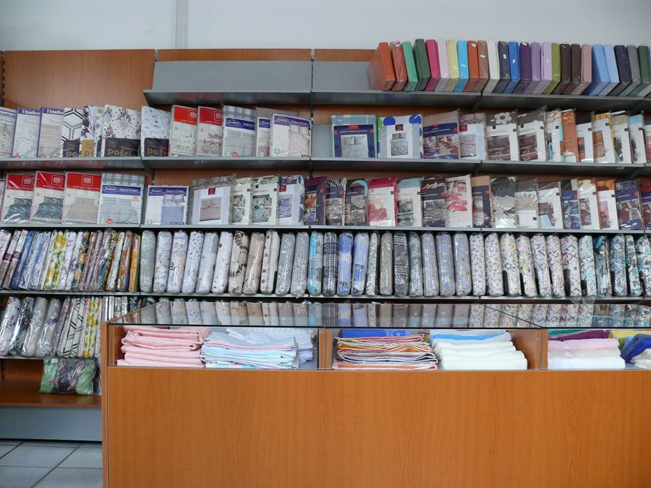 regały/meble do sklepów