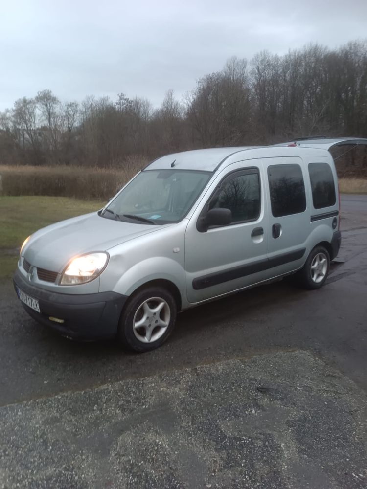 Renault Kangoo z najazdem na wózek inwalidzki – Wynajem