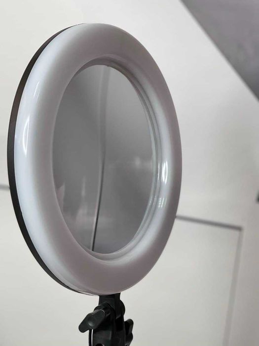Кільцева Led лампа RA-95+ (26 см) з дзеркалом на штативі.