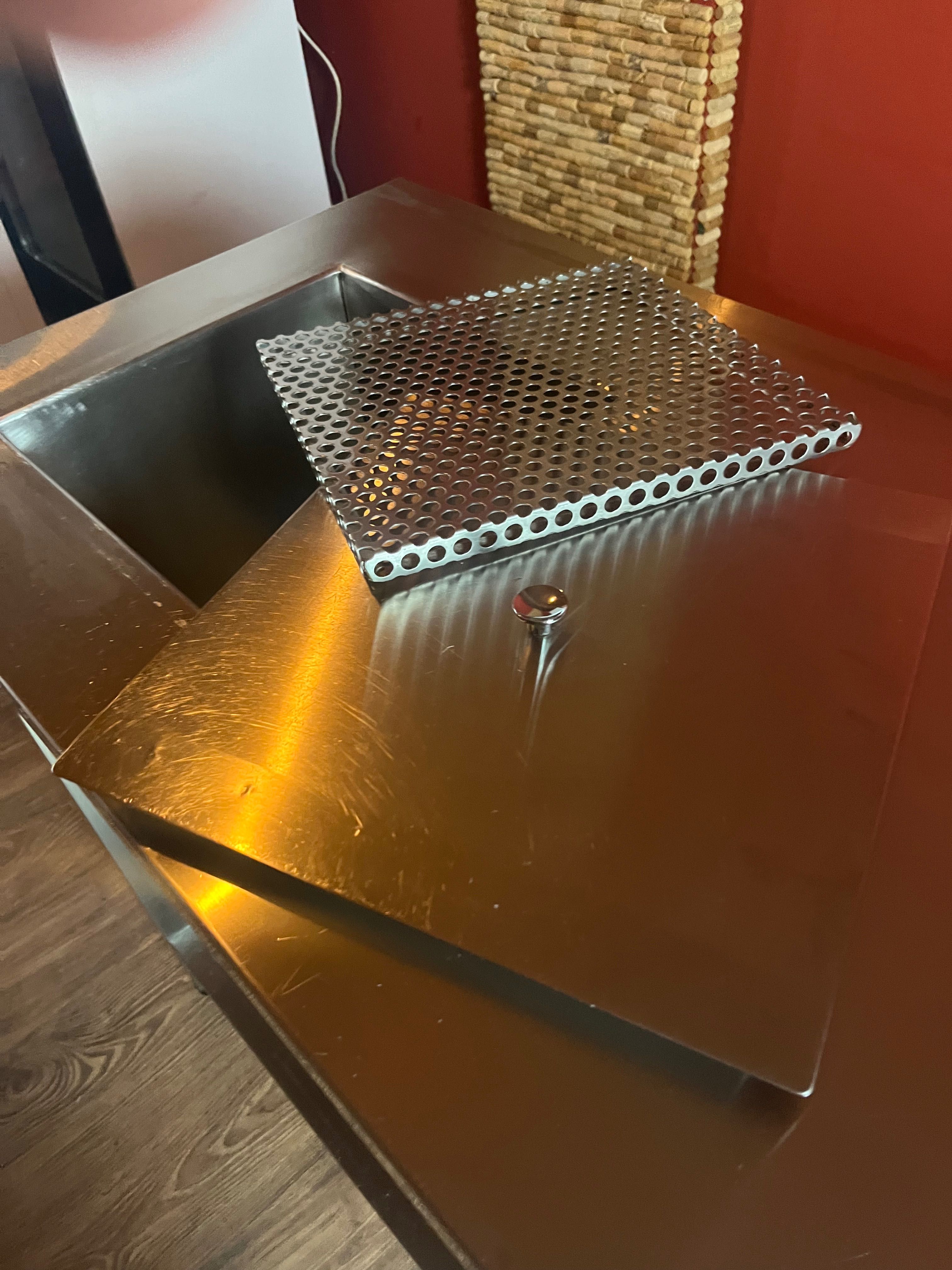 Bancada inox prateleiras cuba gelo e suporte para bebidas bar