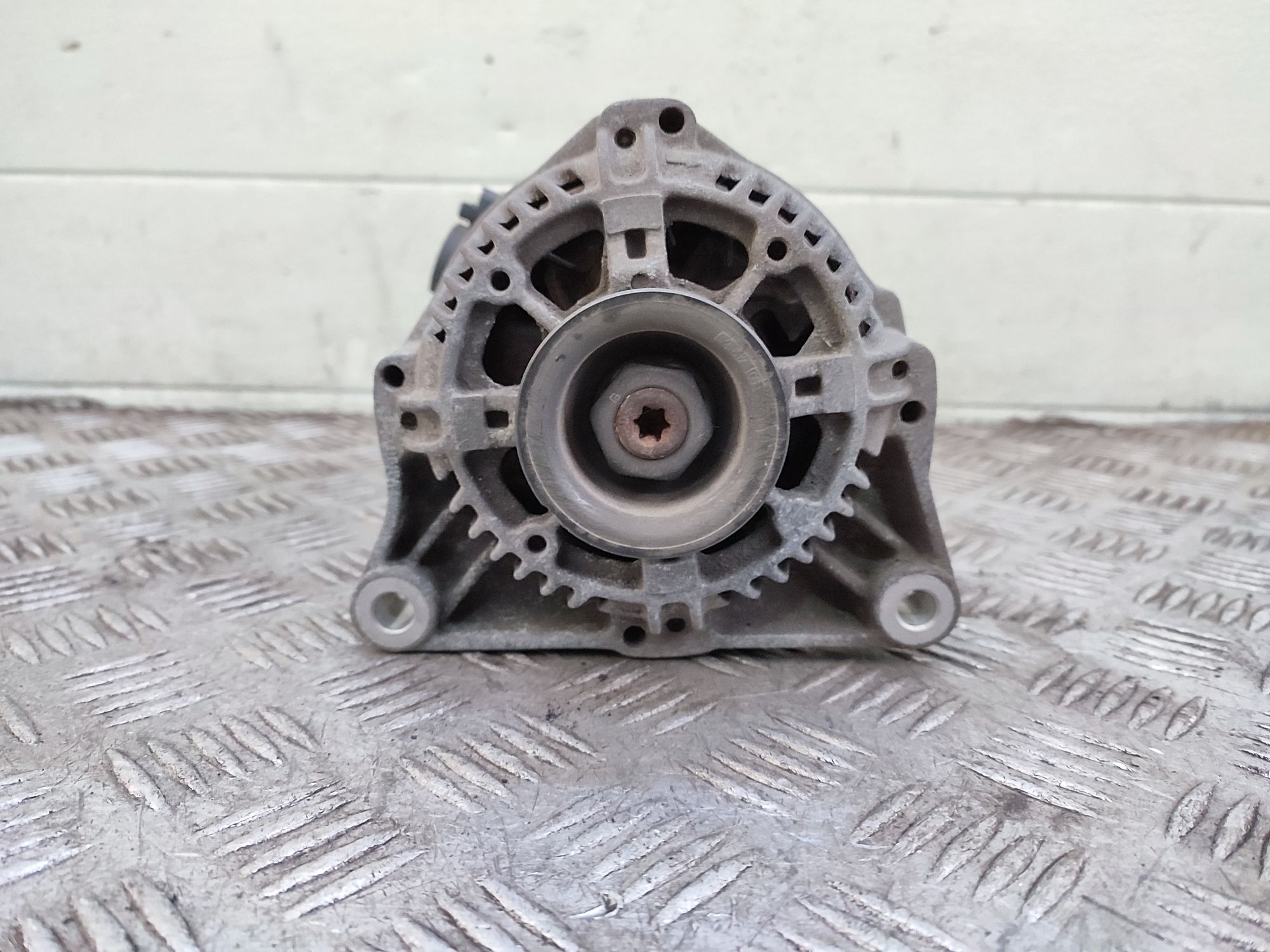 Peugeot 206 1.4 8V alternator