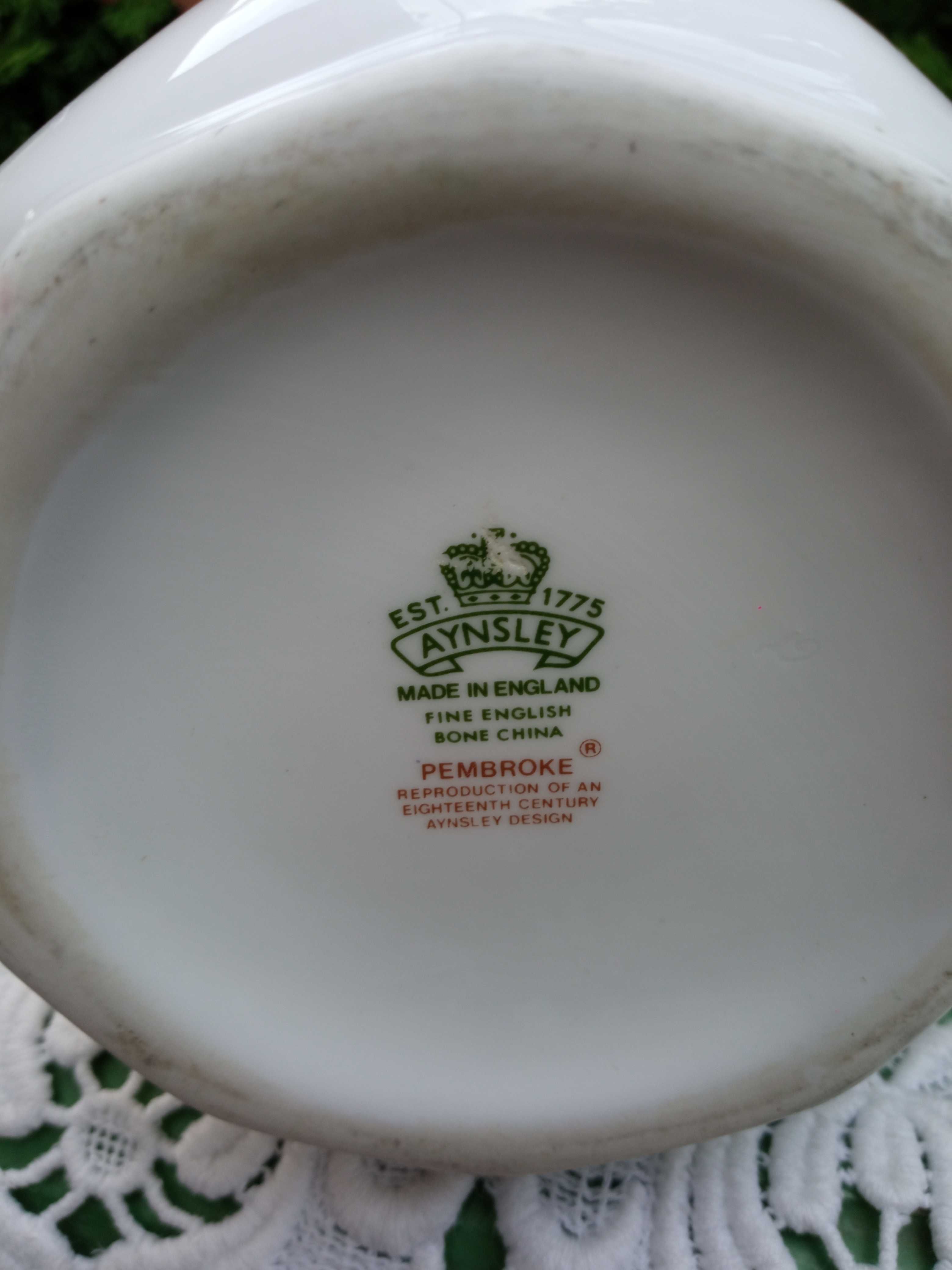 Продам большую фарфоовую вазу от Aynsley, Wedgwood I