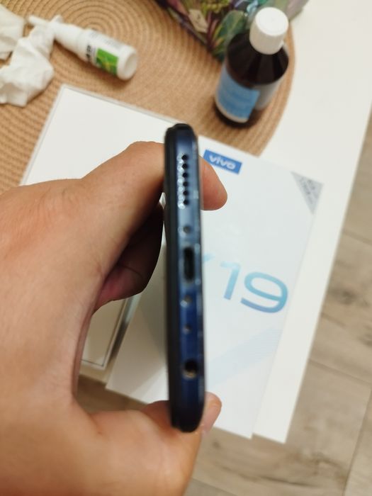 VIVO Y19 4gb RAM  128gb ROM отличное состояние