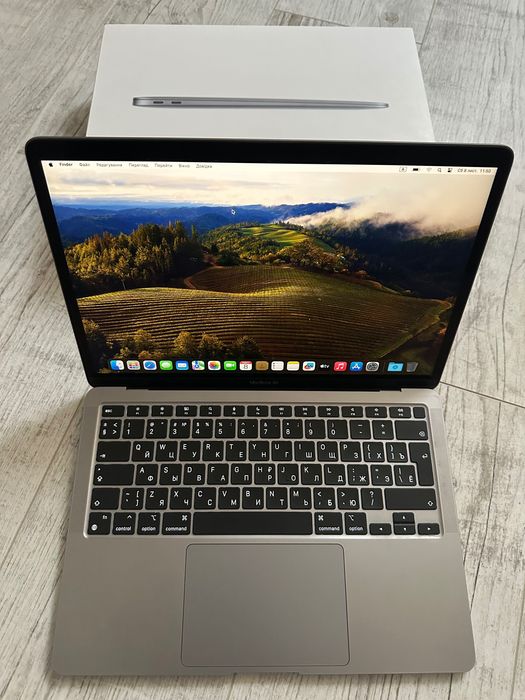 Macbook Air 13 M1 8/256 офіційний A2337
