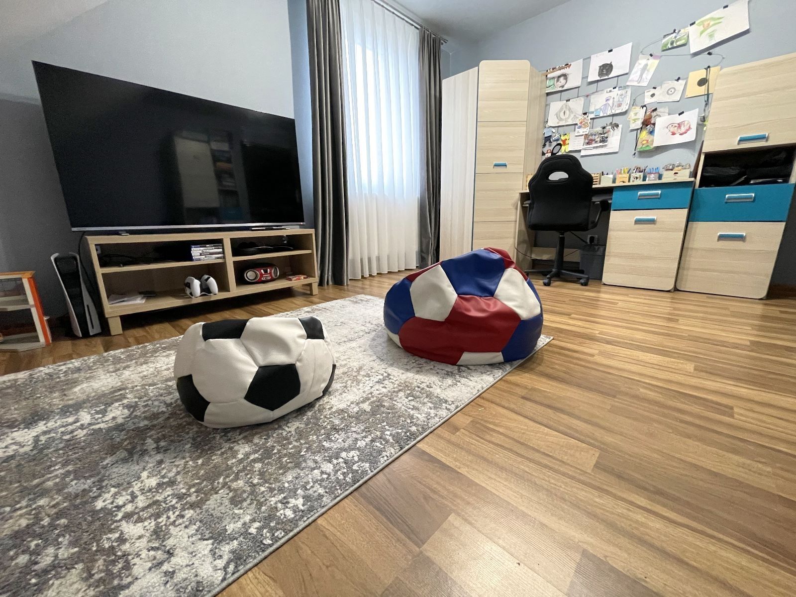 Sprzedam komplet mebli dziecięcych