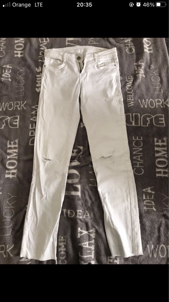 Białe jeansowe spodnie