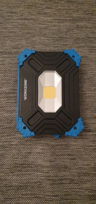 Lampa przenośna wodoodporna halogen latarka na kemping do auta warszta