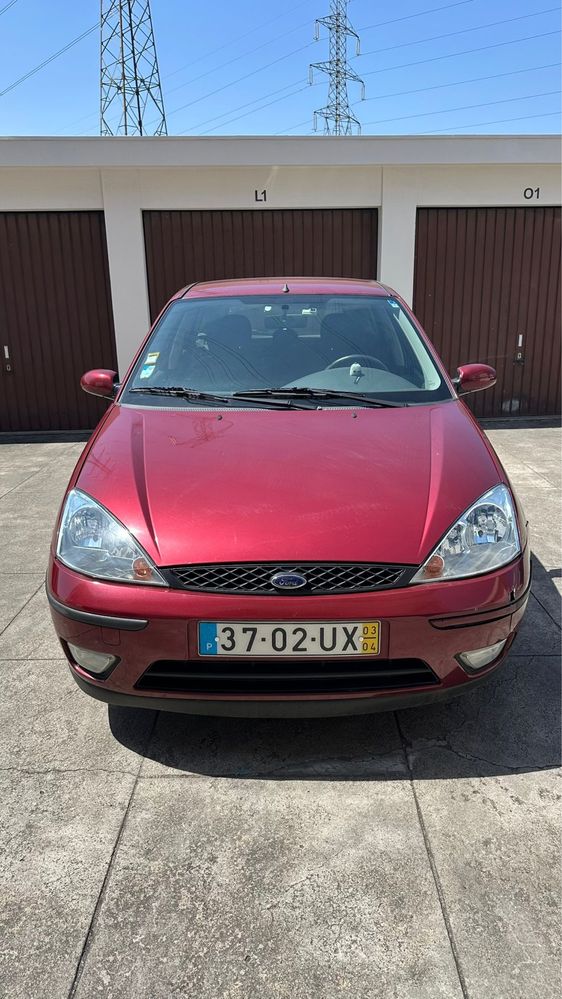 Ford Focus 1.4 Gasolina 5 portas – 2003 – 90.000 km