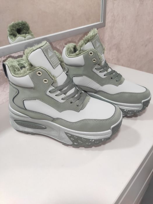 Ботинки женские зимние, в разных цветах