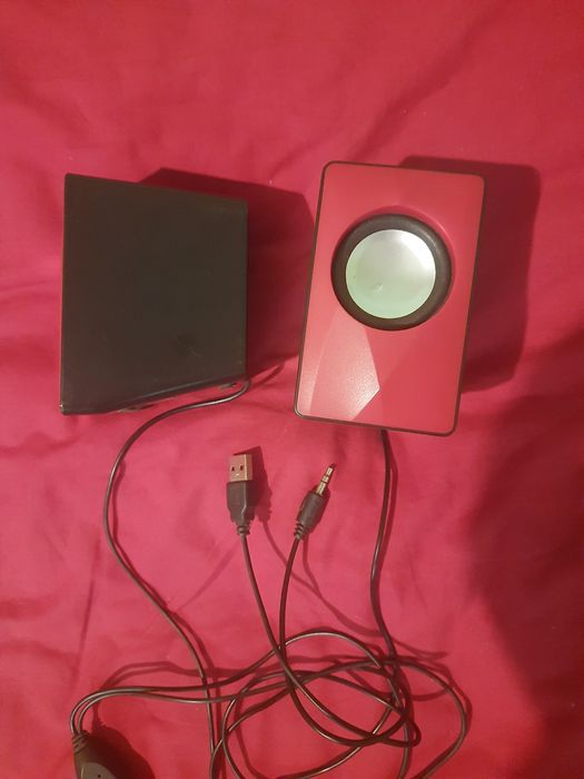 Głośniki małe na kabel