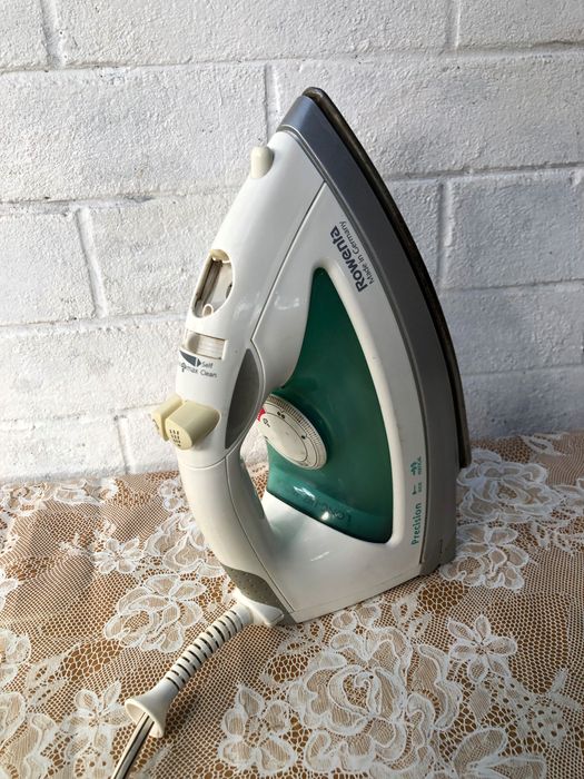 Продам утюг немецкий Rowena DM520